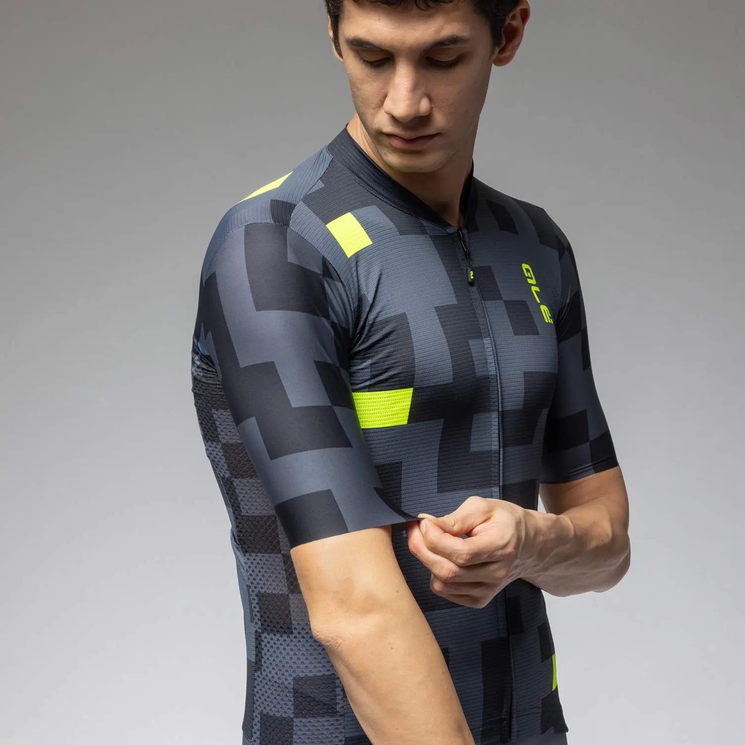 Ale Clothing Pixel Pragma Short Sleeves Jersey Black - FREE UK Shipping, FREE 365 Day Returns | Moto Central