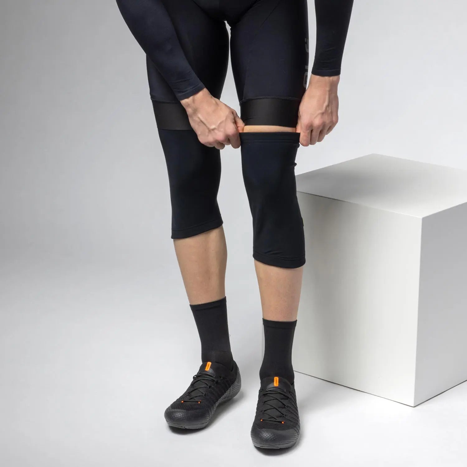 Ale Clothing Termico Leg Warmers Black - FREE UK Shipping, FREE 365 Day Returns | Moto Central