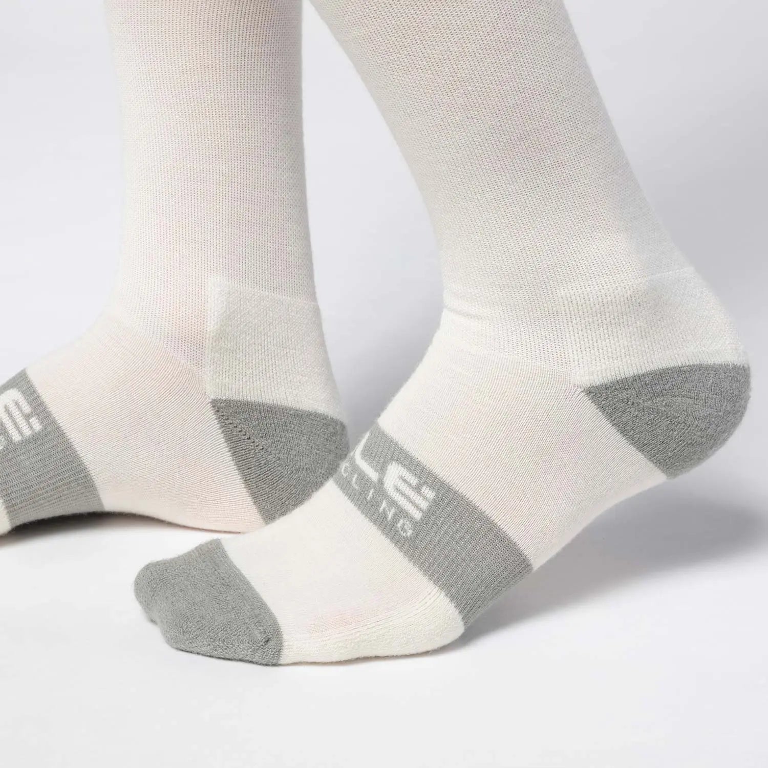 Ale Clothing Strada 3.0 22 CM Socks White - FREE UK Shipping, FREE 365 Day Returns | Moto Central