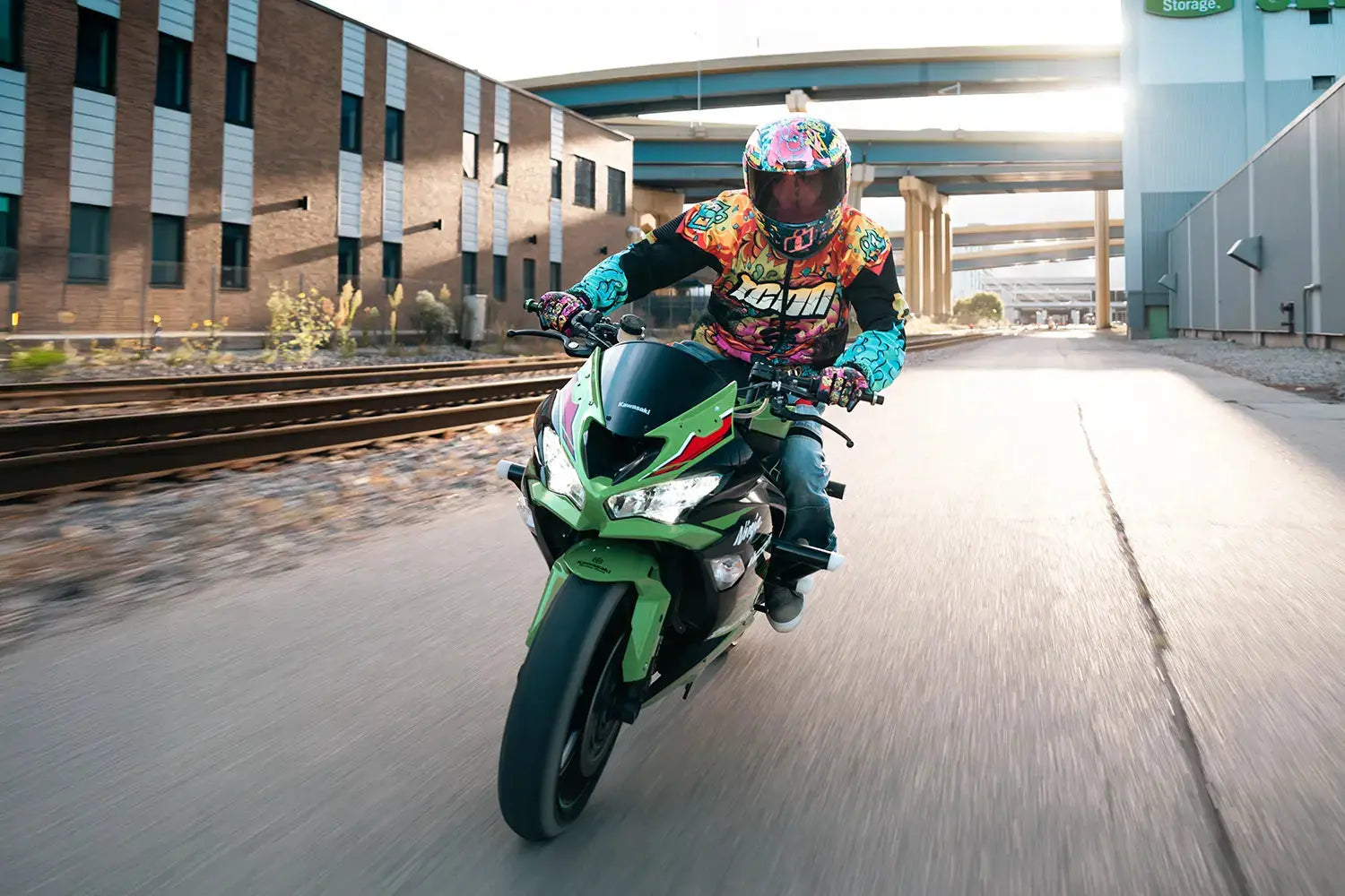 Icon Airform Scatterbrain MIPS Purple - FREE UK Shipping, FREE 365 Day Returns | Moto Central