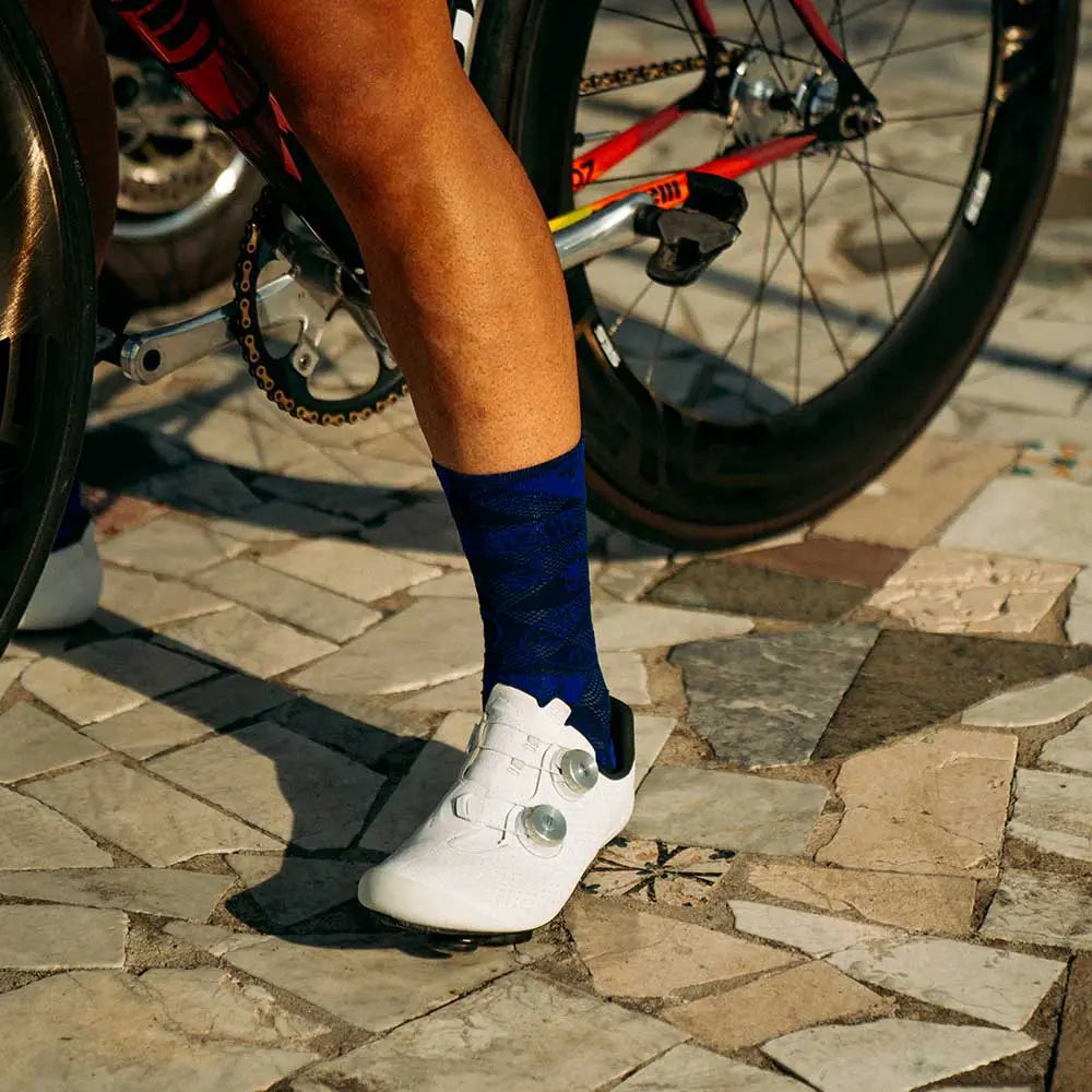 Cinelli Tempo Socks Black / White - FREE UK Shipping, FREE 365 Day Returns | Moto Central