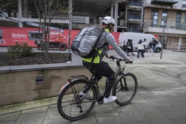 HUMP Shine Waterproof Backpack Cover Reflective Silver - FREE UK Shipping, FREE 365 Day Returns | Moto Central