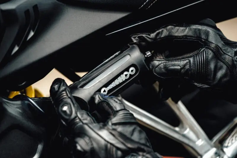 Scottoiler xSystem 3.0+ High Temperature Red Scottoil FREE UK Delivery, FREE 365 Day Returns | Moto Central