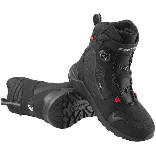Forma ADV Kite Dry Boots Black / Black, paired front and outsole view