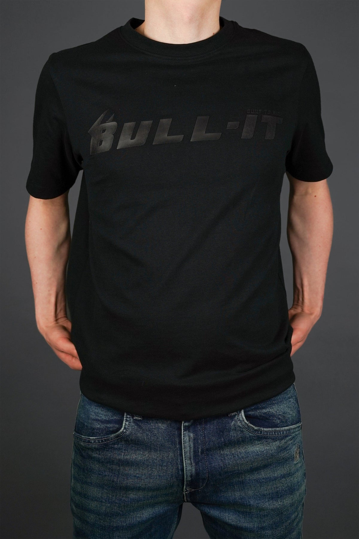Bull-it Logo T-Shirt – black T-shirt with black Bull-it logo