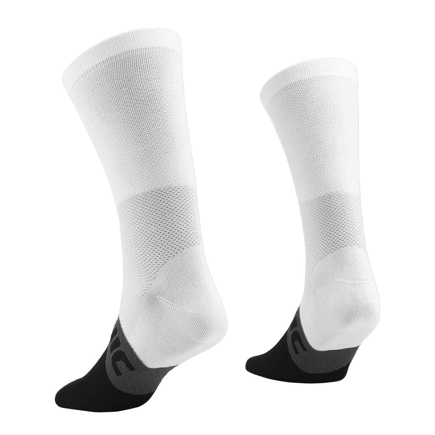 Mavic Aksium High Socks White / Black - FREE UK Shipping, FREE 365 Day Returns | Moto Central