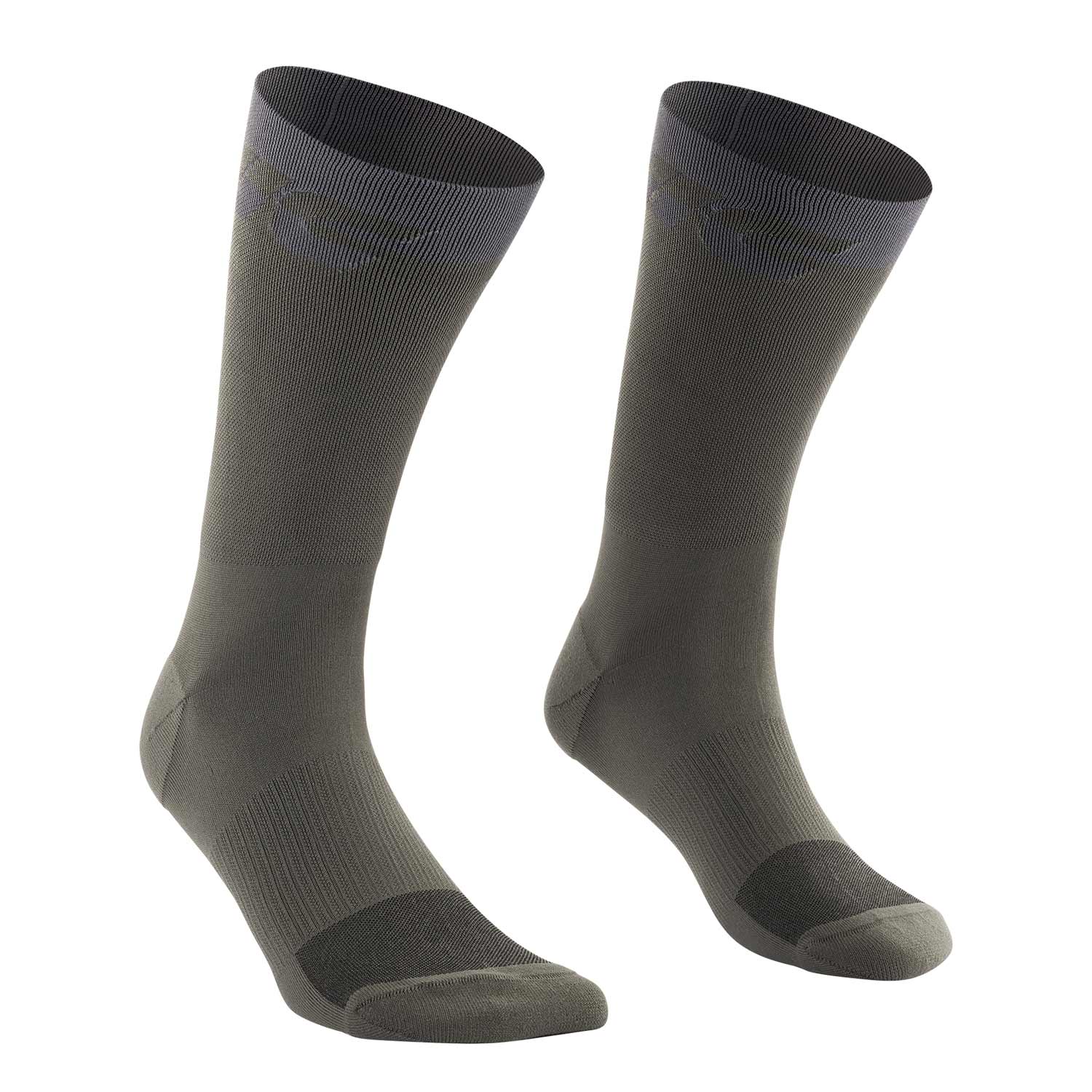 Mavic Ksyrium High Socks Army Green / Carbon - FREE UK Shipping, FREE 365 Day Returns | Moto Central
