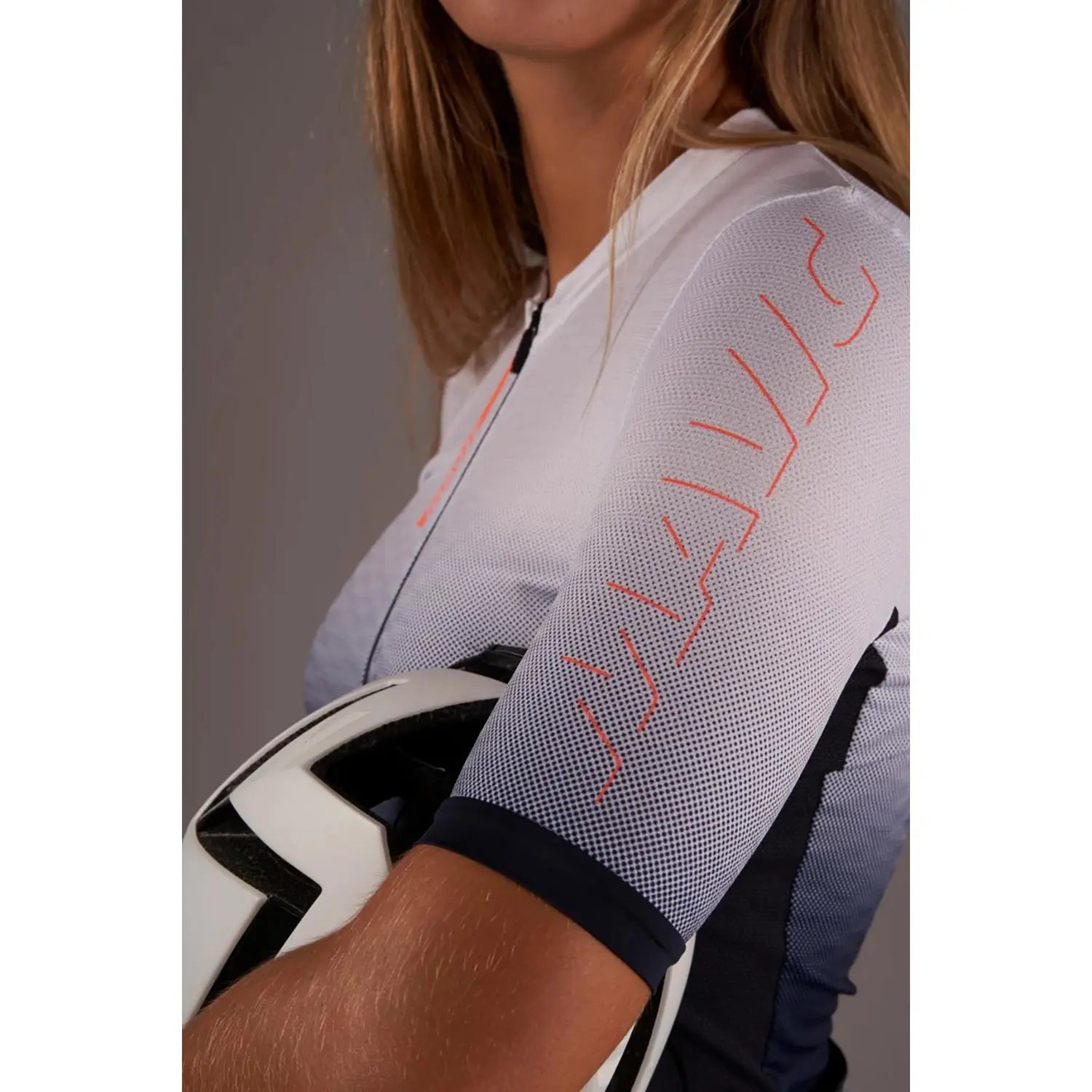 Mavic Essential Graphic Ladies Short Sleeves Jersey Deep Blue / White - FREE UK Shipping, FREE 365 Day Returns | Moto Central