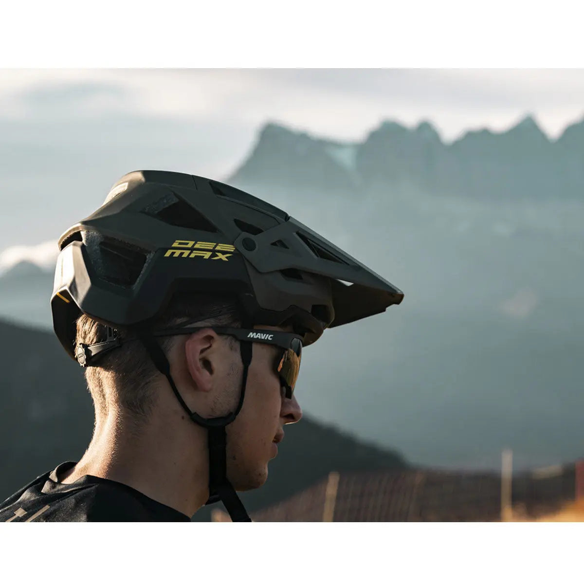 Mavic Deemax Mips Helmet Green / Black - FREE UK Shipping, FREE 365 Day Returns | Moto Central