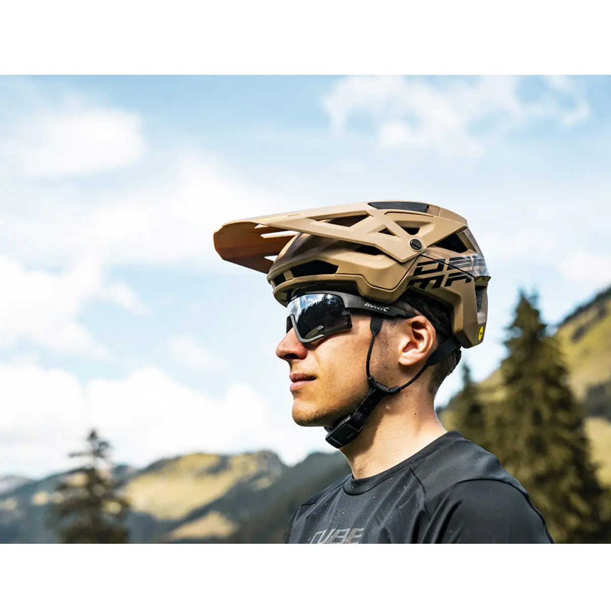 Mavic Deemax Pro Mips Helmet Sand - FREE UK Shipping, FREE 365 Day Returns | Moto Central