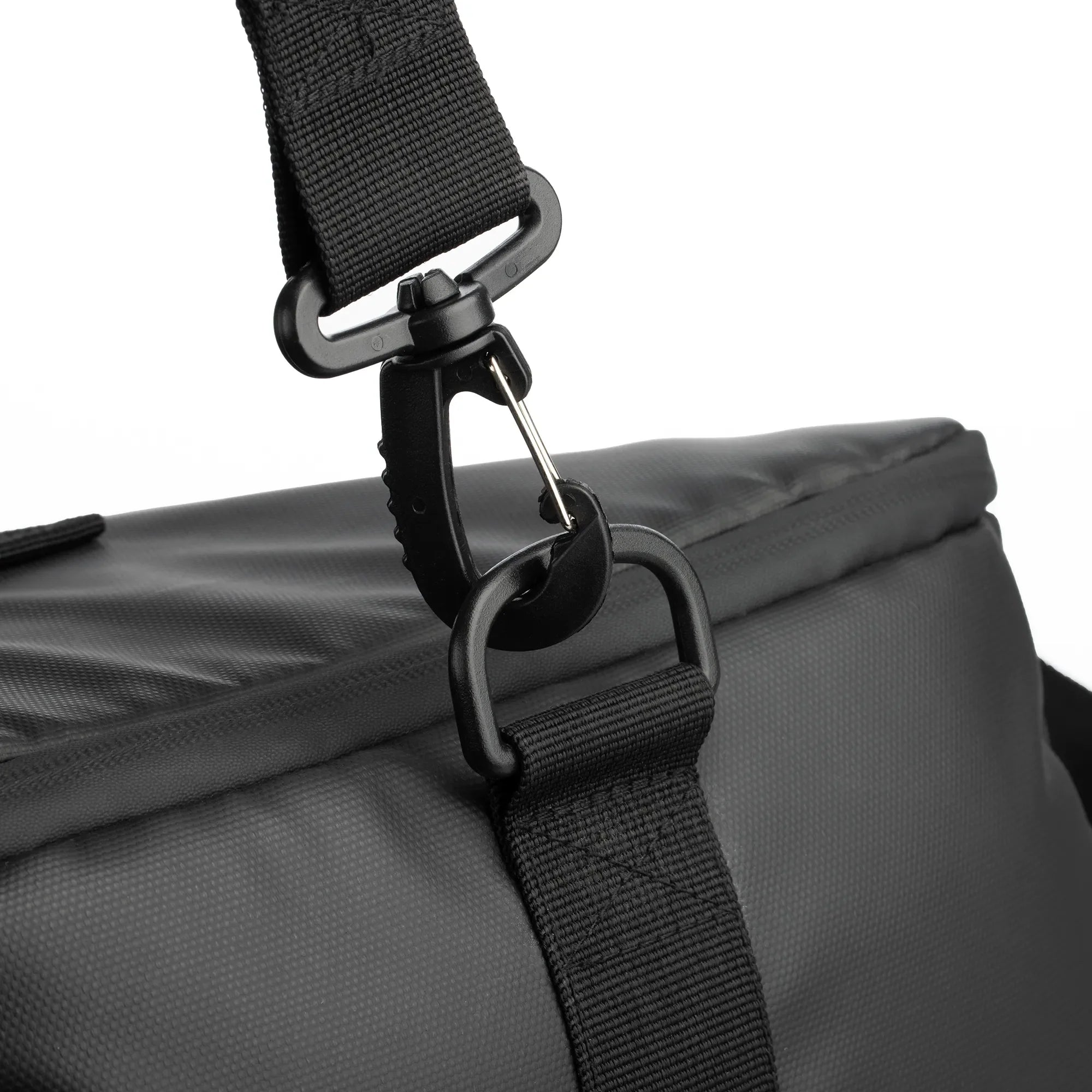 Oxford Roamer Grab Bag Black - 15 Liters - shoulder strap clip detail
