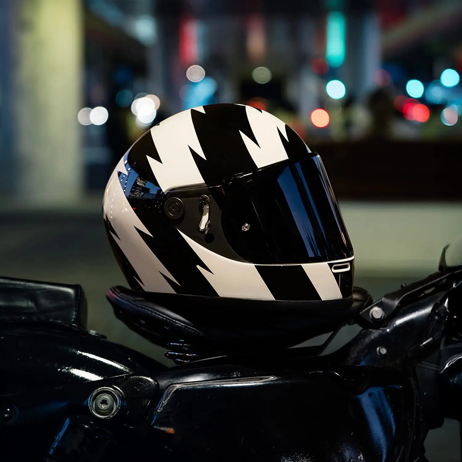 DMD Rivale 22.06 Buzz FREE UK Delivery, FREE 365 Day Returns | Moto Central