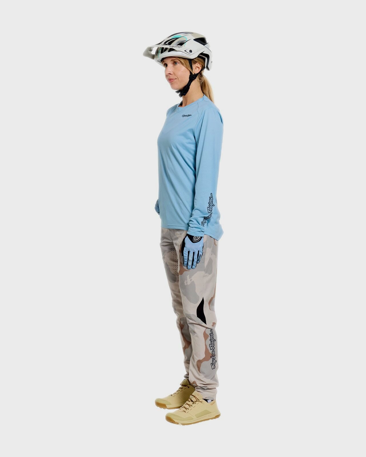 Troy Lee Designs Lilium Pro Long Sleeves Ladies Cycle Jersey Mono Dawn Blue - FREE UK Shipping, FREE 365 Day Returns | Moto Central