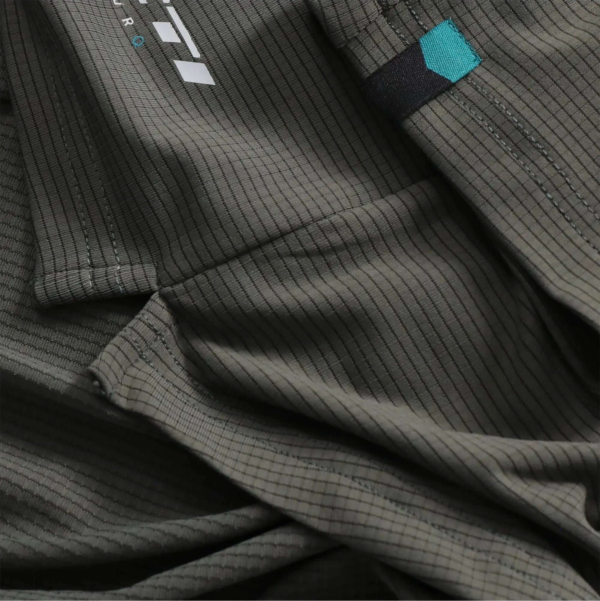 Yeti Turq Air Long Sleeves Cycle Jersey Gunmetal - FREE UK Shipping, FREE 365 Day Returns | Moto Central
