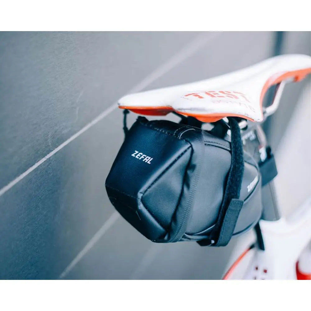 Zefal Iron Pack 2 Dual Strap Backpack Black - M - FREE UK Shipping, FREE 365 Day Returns | Moto Central