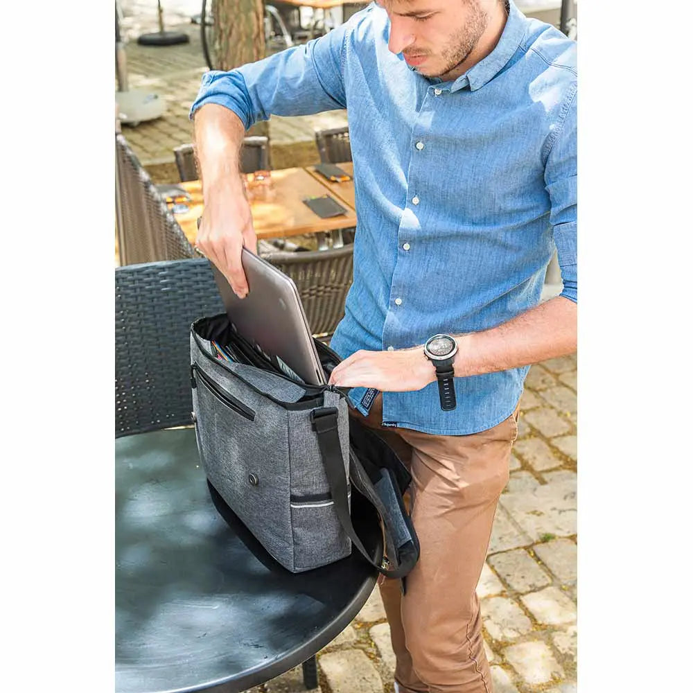 Zefal Urban Messenger / Pannier Bag - 11 L - FREE UK Shipping, FREE 365 Day Returns | Moto Central