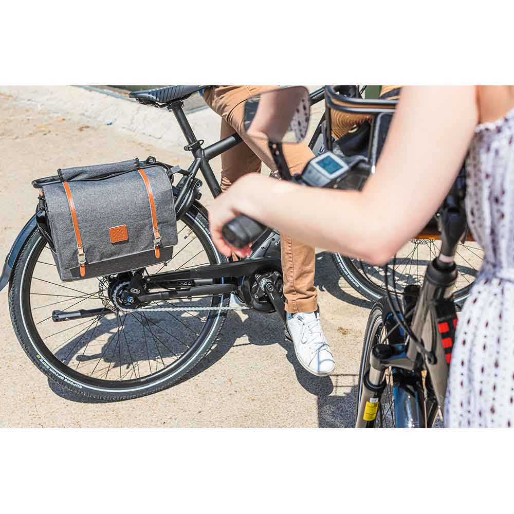 Zefal Urban Messenger / Pannier Bag - 11 L - FREE UK Shipping, FREE 365 Day Returns | Moto Central