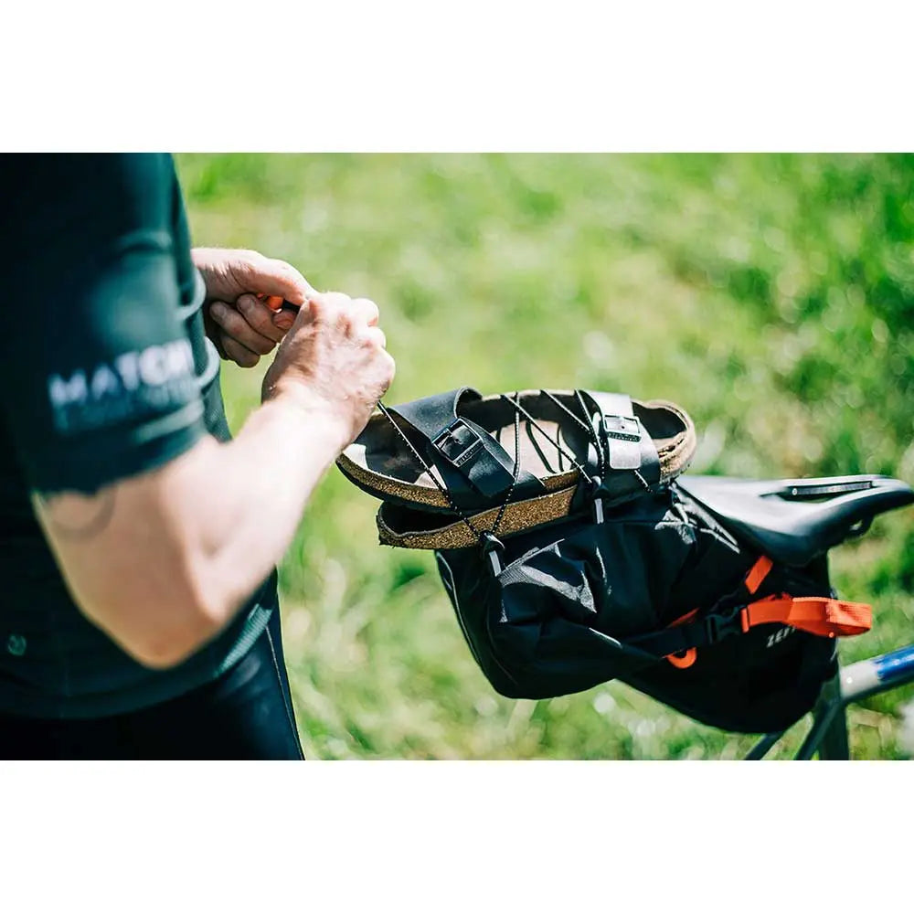 Zefal Z Adventure R17 Saddle Bag Black / Red - 17 L - FREE UK Shipping, FREE 365 Day Returns | Moto Central