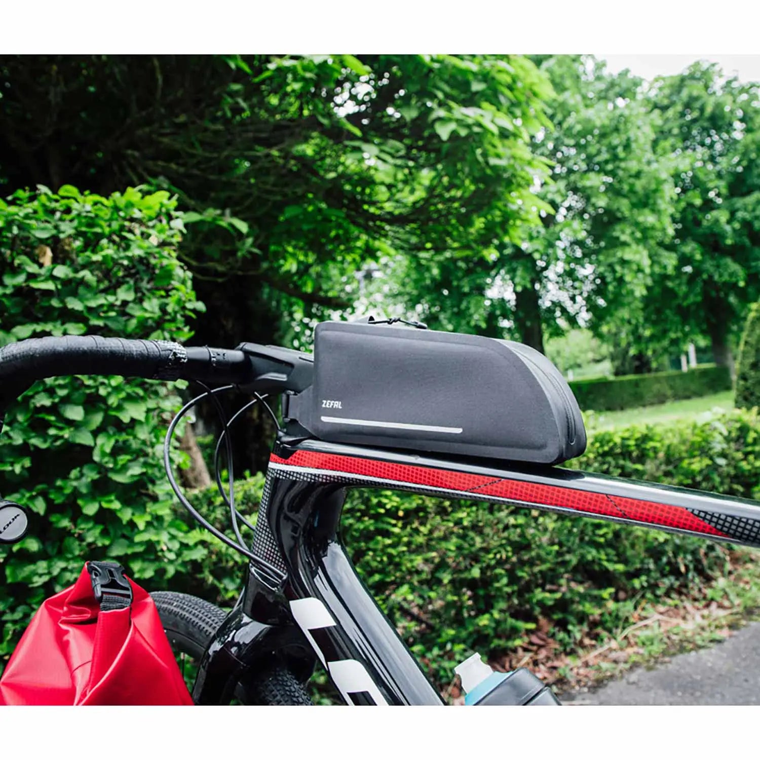 Zefal Z Adventure T1 Bolt Top-Tube Bag Black - 1 L - FREE UK Shipping, FREE 365 Day Returns | Moto Central