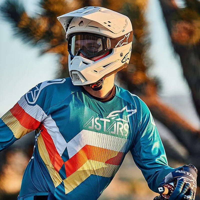 Alpinestars Supertech M5 Helmet - Off-Road Performance with Everyday Accessibility - FREE UK Shipping, FREE 365 Day Returns | Moto Central