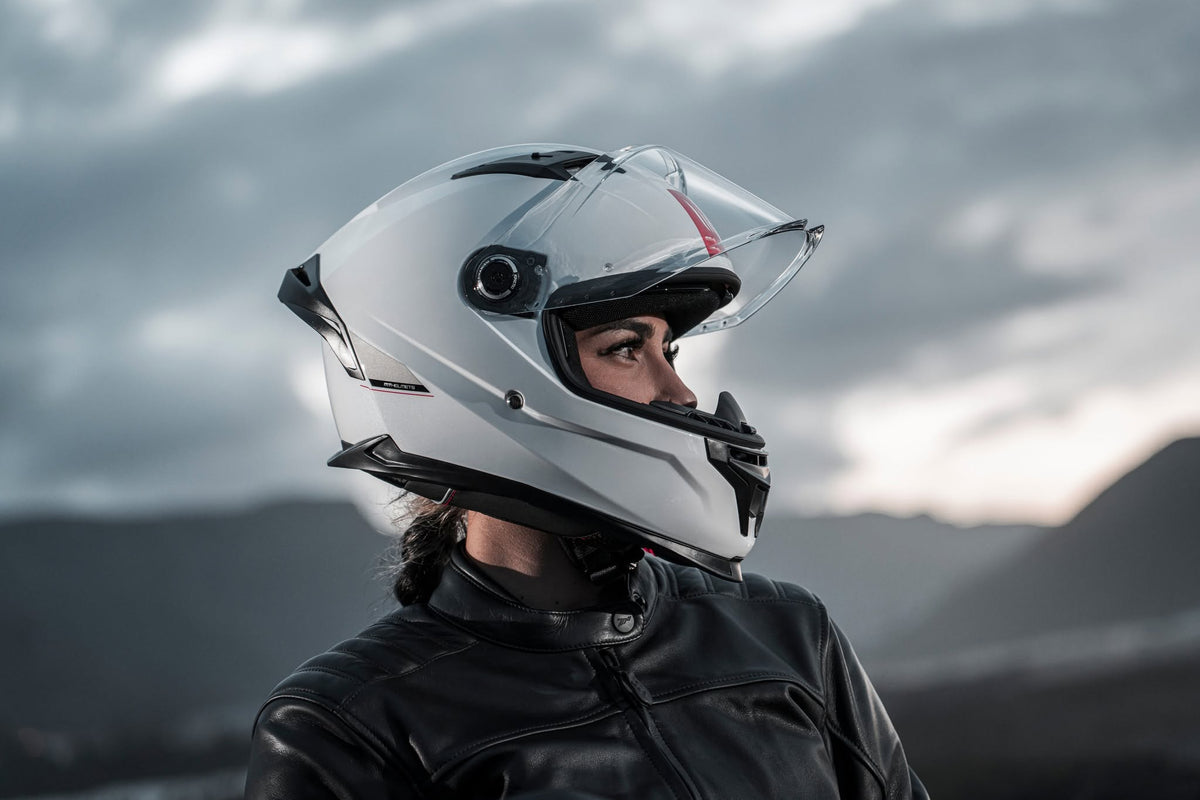 MT Braker SV Helmet Review: Practical Sport-Touring Features for Everyday Riding - FREE UK Shipping, FREE 365 Day Returns | Moto Central