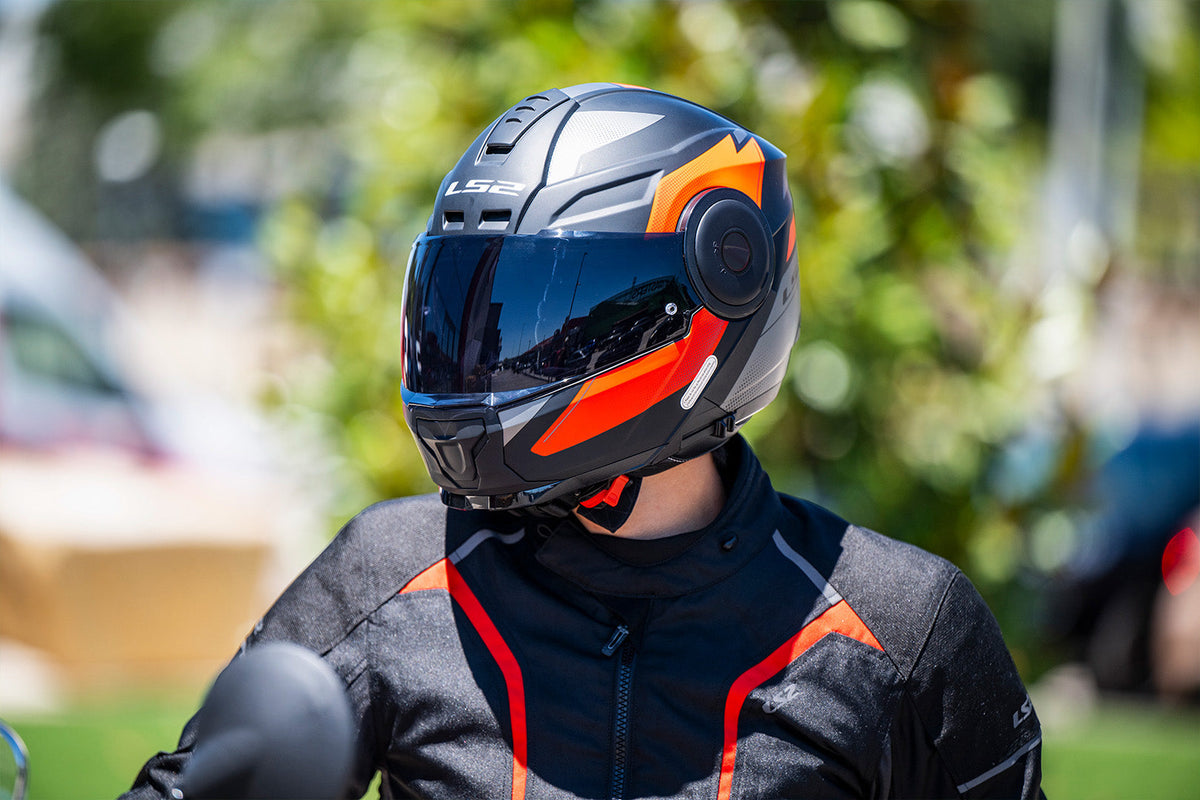 LS2 FF902 Scope II Helmet Review: Practical ECE 22.06 Modular Versatility - FREE UK Shipping, FREE 365 Day Returns | Moto Central