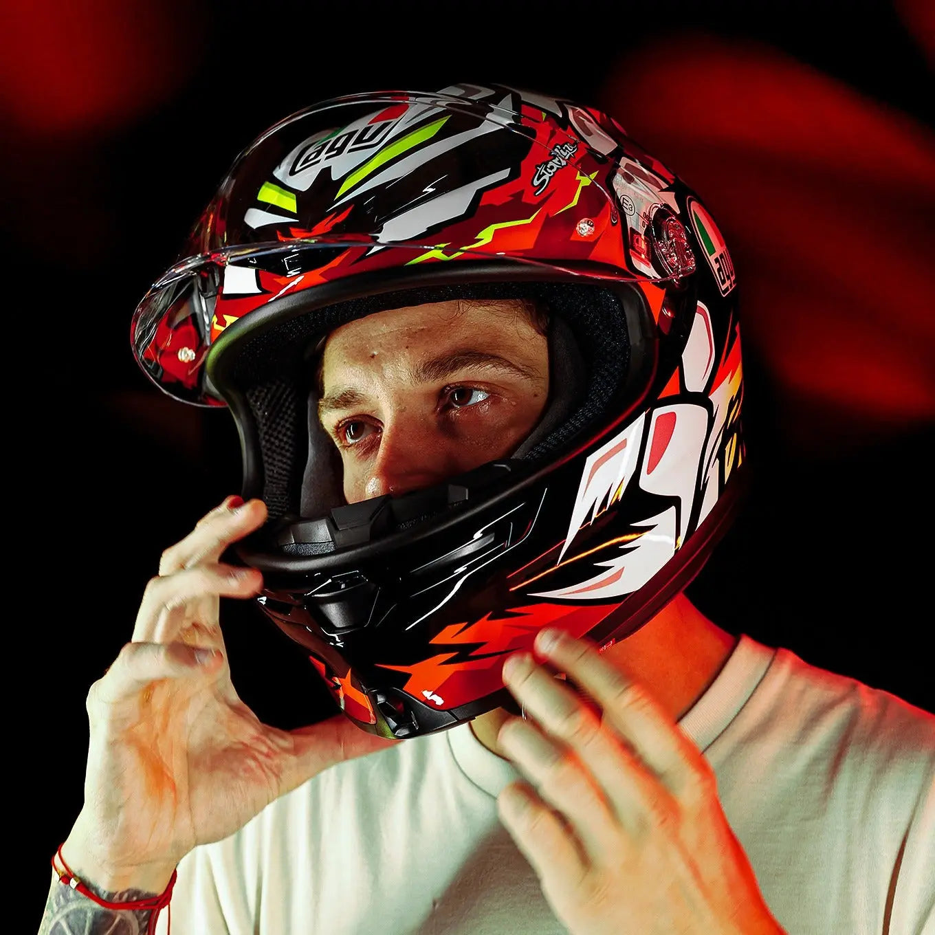 AGV K6 S Helmet - Features, Technology & Performance - FREE UK Shipping, FREE 365 Day Returns | Moto Central