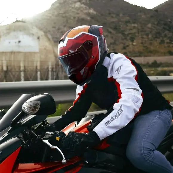 Axxis Hawk Evo SV Helmet - Compact Design with Smart Everyday Features - FREE UK Shipping, FREE 365 Day Returns | Moto Central