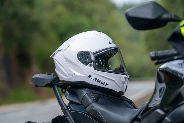 LS2 FF817 Challenger 2 Helmet Review: Premium Touring Performance with Lightweight HPFC Protection - FREE UK Shipping, FREE 365 Day Returns | Moto Central