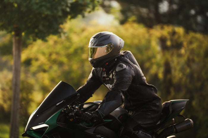 Scorpion Exo-Race Helmet - Pure Track-Focused Performance for Serious Sports Riders - FREE UK Shipping, FREE 365 Day Returns | Moto Central
