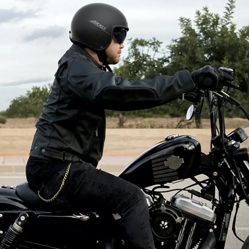 Axxis Hornet SV Helmet - Dynamic Design with Everyday Riding Comfort - FREE UK Shipping, FREE 365 Day Returns | Moto Central