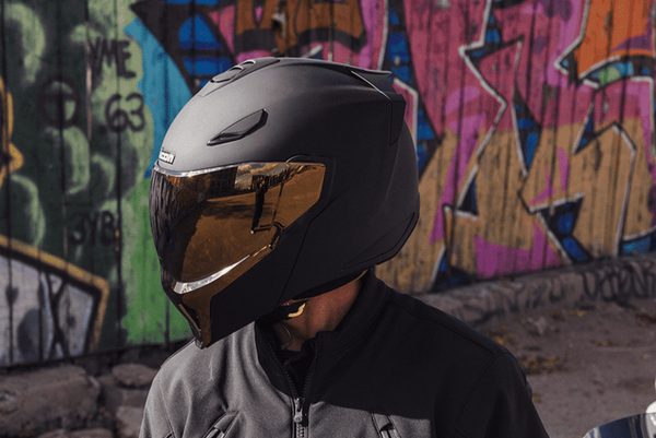 Icon Threshold Helmet Review: Sportbike Modular Versatility for Everyday Riding - FREE UK Shipping, FREE 365 Day Returns | Moto Central