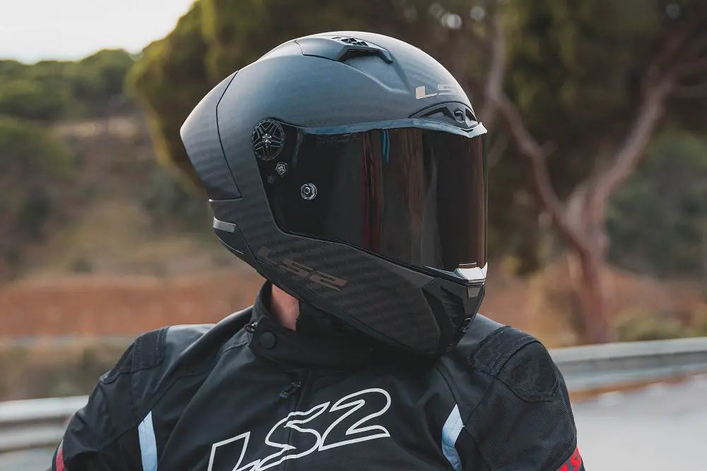 LS2 FF805 Thunder GP Helmet Review: MotoGP Aerodynamics With Race-Bred Road Performance - FREE UK Shipping, FREE 365 Day Returns | Moto Central