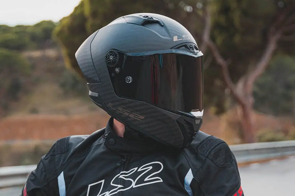 LS2 FF805 Thunder GP Helmet Review: MotoGP Aerodynamics With Race-Bred Road Performance - FREE UK Shipping, FREE 365 Day Returns | Moto Central