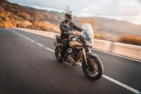 MT Genesis R Helmet Review: A Feature-Packed Flip-Up Helmet for Touring and Everyday Riding - FREE UK Shipping, FREE 365 Day Returns | Moto Central