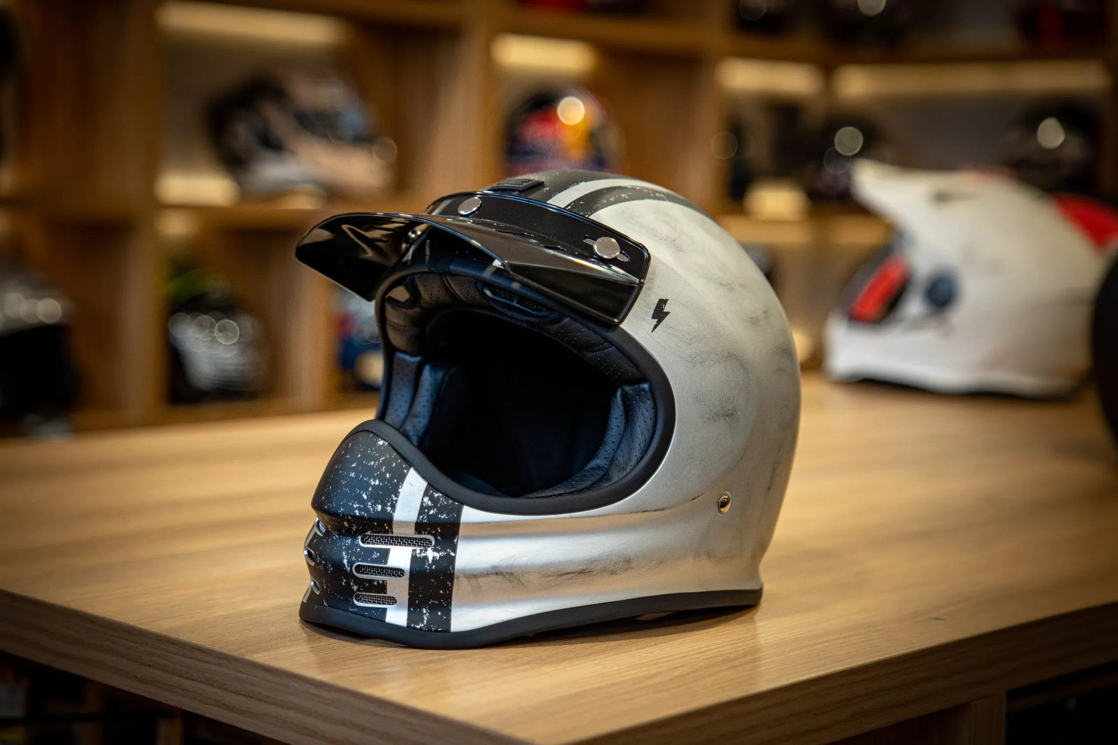 Origine Virgo Helmet Review: Classic Enduro Character with Lightweight Fibreglass Construction - FREE UK Shipping, FREE 365 Day Returns | Moto Central