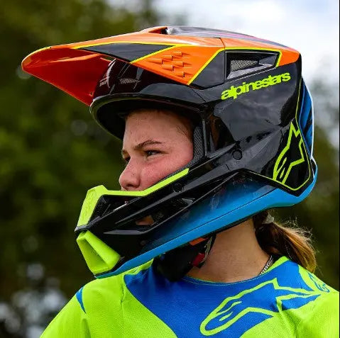Alpinestars SM3 Helmet - Essential Off-Road Protection with Lightweight Comfort - FREE UK Shipping, FREE 365 Day Returns | Moto Central