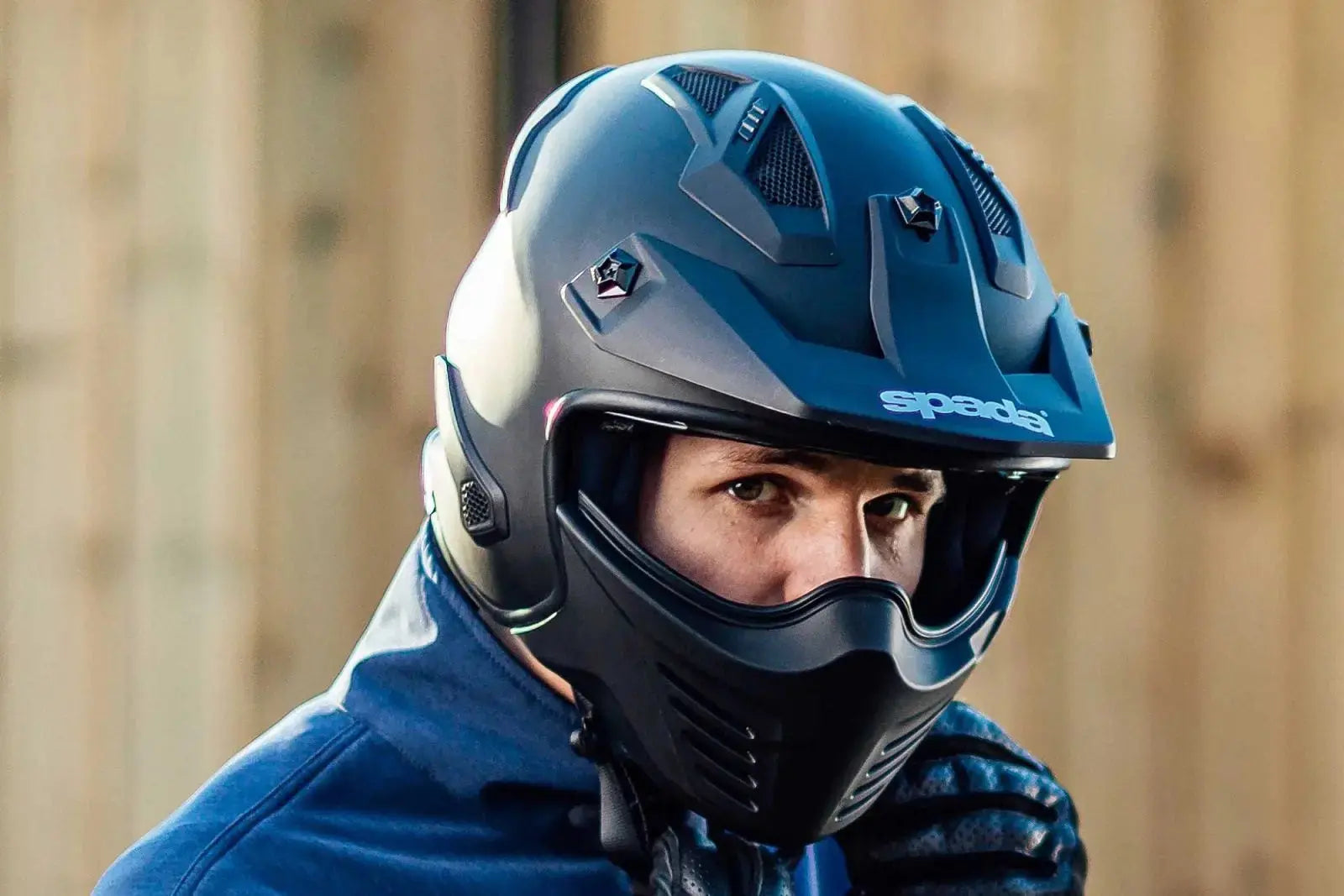 Spada Storm 06 Helmet Review - Everyday Comfort Meets Modern Sports Touring Style - FREE UK Shipping, FREE 365 Day Returns | Moto Central