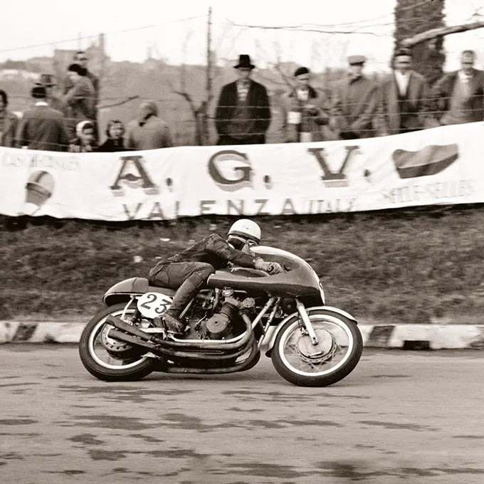 AGV-Helmets-A-Legacy-of-Innovation-and-Safety-Since-1947 - FREE UK Shipping, FREE 365 Day Returns | Moto Central