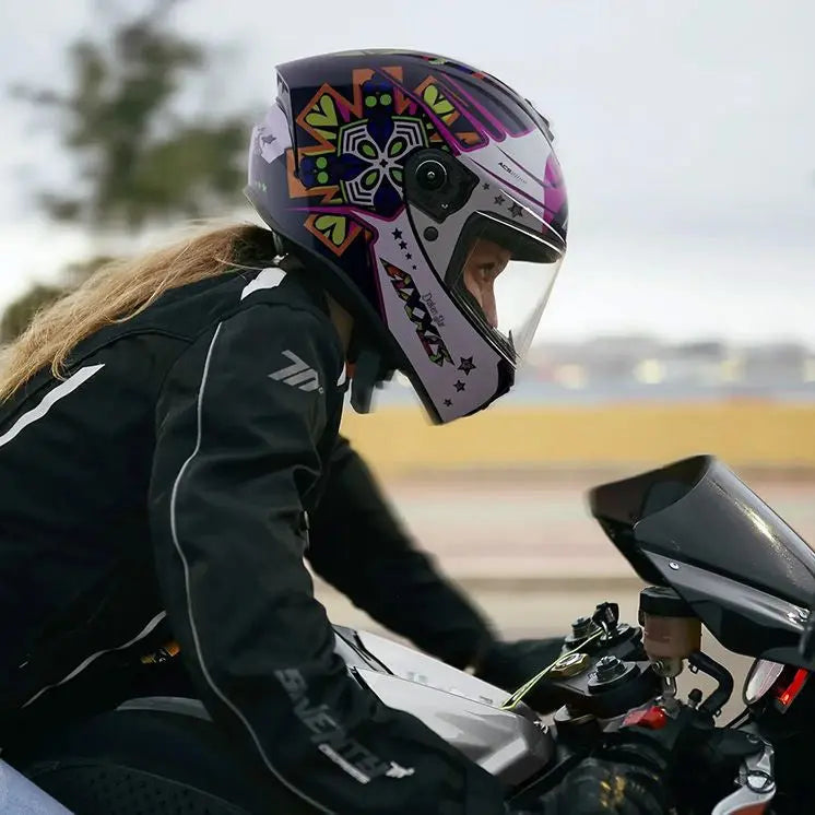 Axxis Draken S Helmet - Sporty Performance with Everyday Versatility - FREE UK Shipping, FREE 365 Day Returns | Moto Central