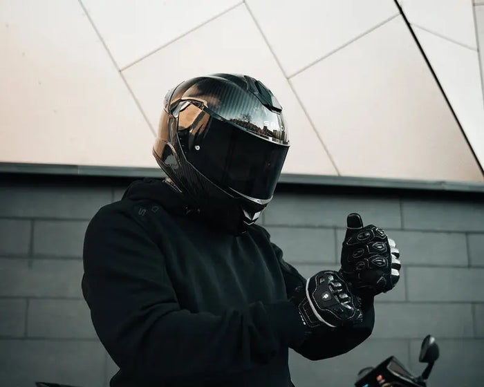 Spada Blade Helmet Review - Affordable Sports Styling With Everyday Rider Comfort - FREE UK Shipping, FREE 365 Day Returns | Moto Central
