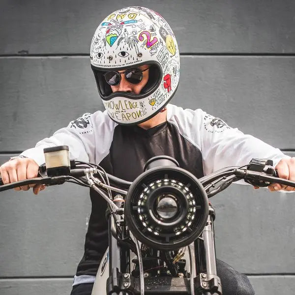 DMD Racer Helmet - Vintage Racing Style With Modern Full-Face Protection - FREE UK Shipping, FREE 365 Day Returns | Moto Central