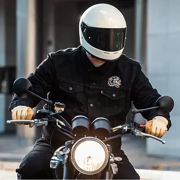 DMD Rivale Helmet - Classic Styling With Modern Full-Face Performance - FREE UK Shipping, FREE 365 Day Returns | Moto Central