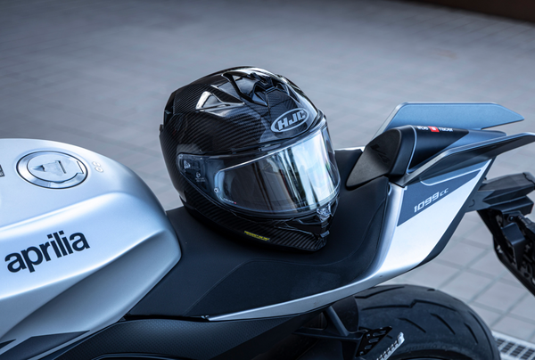 HJC F72 and F72 Carbon sport-touring helmet range