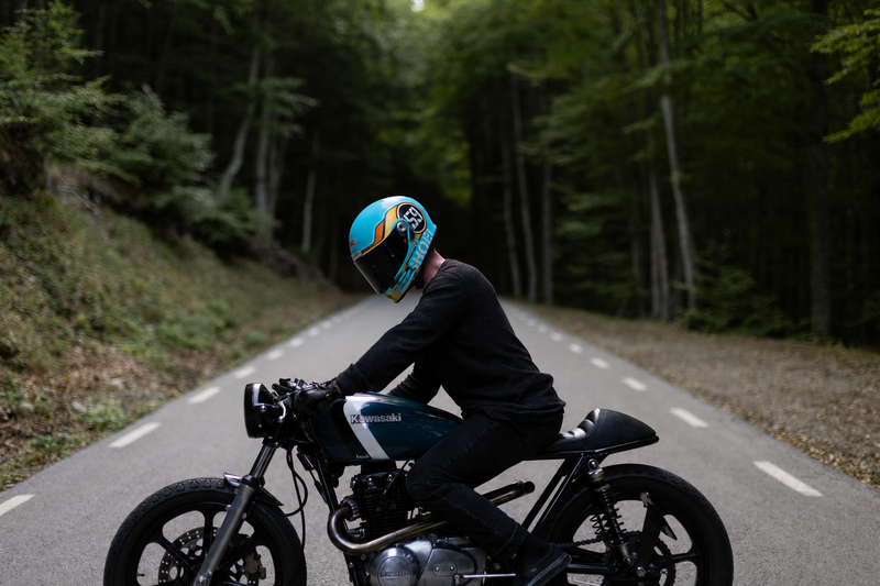 Meet the Shoei Glamster 06 Canyon Runner: Retro Style in Two New Looks - FREE UK Shipping, FREE 365 Day Returns | Moto Central