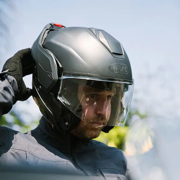 HJC i100 Helmet - Convertible Modular Versatility With Everyday Comfort - FREE UK Shipping, FREE 365 Day Returns | Moto Central