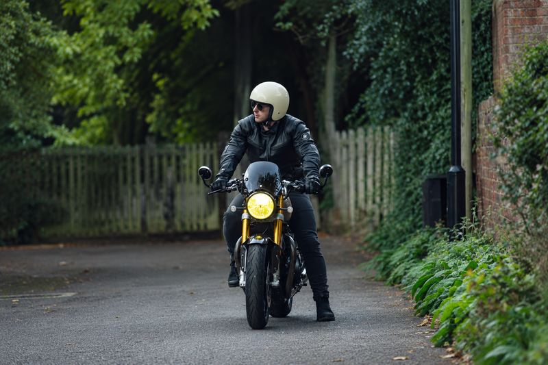 Merlin Blackbird Jet Helmet Review: Classic Style with Modern ECE 22.06 Protection - FREE UK Shipping, FREE 365 Day Returns | Moto Central