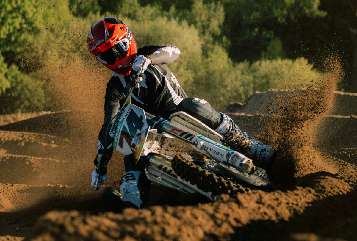 Bell Moto-10 GP: Inside Bell’s New FIM 02 Motocross Flagship - FREE UK Shipping, FREE 365 Day Returns | Moto Central