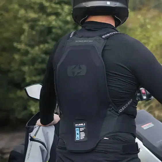 Oxford Dynamic Back Protector Review - Level 2 Protection Without The Bulk - FREE UK Shipping, FREE 365 Day Returns | Moto Central