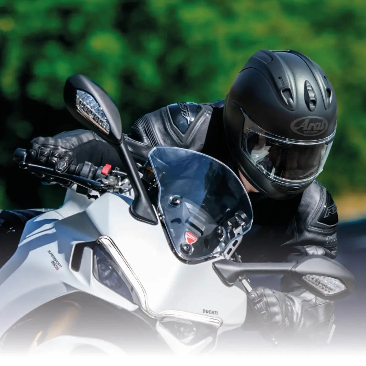 Arai RX-7V Evo Helmet - Precision Craftsmanship Meets Race-Proven Performance - FREE UK Shipping, FREE 365 Day Returns | Moto Central